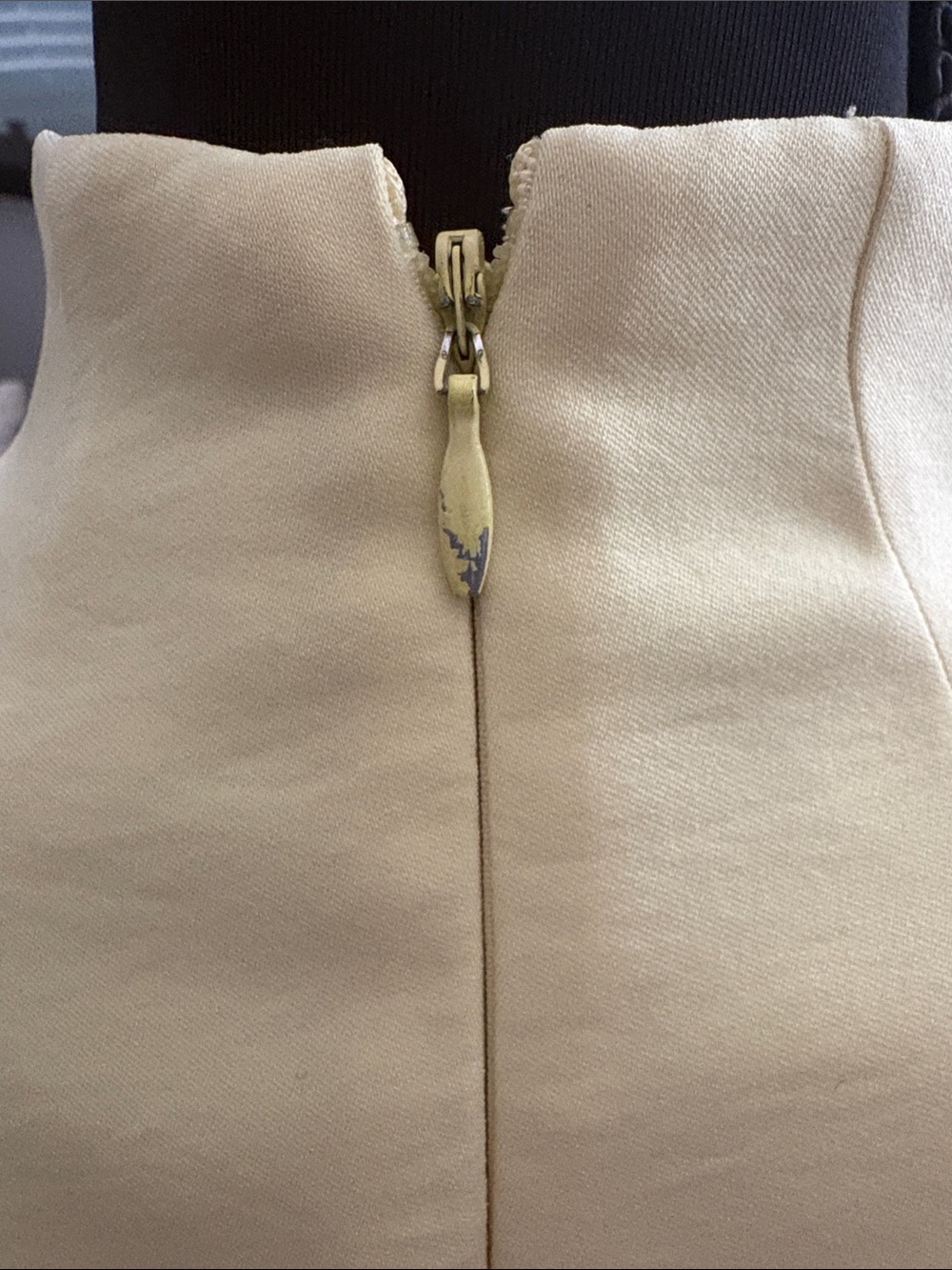 Elegant Yellow Halter Dress - Picture 10 of 11